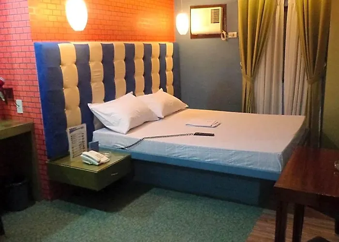 Icon Macapagal Hotel 2*